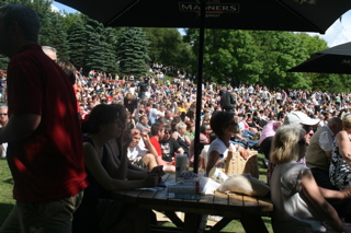 Photo: crowds.