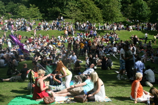 Photo: crowd at sub city.