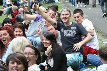 Photo: West End Festival Parade Kelvingrove Park.