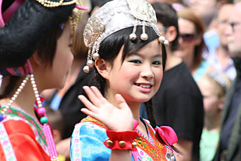 Photo: West End Festival Parade Kelvingrove Park.