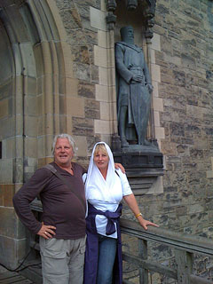 Jan and Rini at Edinburgh Castle. Photo: Jan and Rena at Edinburgh Castle.