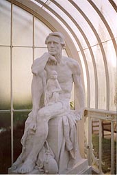 Kibble Palace Statue. Photo: Kibble Palace Statue.