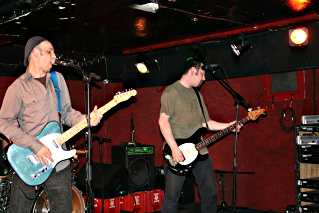 Photo: Loris playing at Nice 'n' Sleazy.