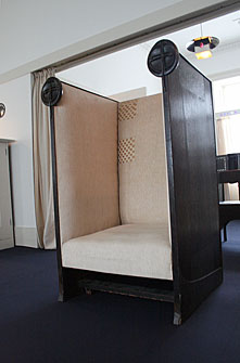Charlies Rennie Mackintosh chair. Photo: Charlies Rennie Mackintosh chair.