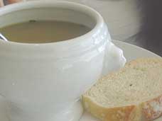 Soup and bread. Photo: Soup and bread.