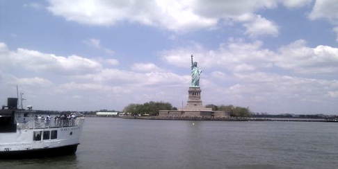 Photo: statue of liberty.