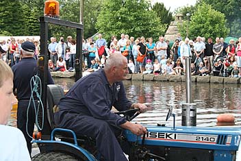 Linlithgow Tractor. Photo: Linlithgow Tractor.