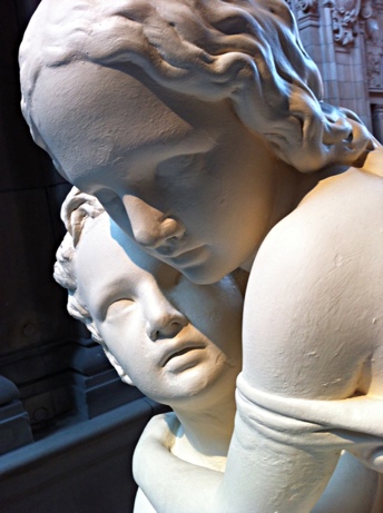 Kelvingrove Art Gallery Statue. Photo: Kelvingrove Art Gallery.