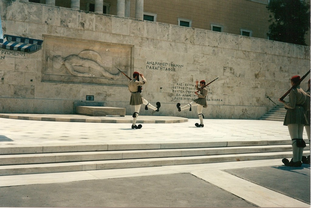 25 Athens - tomb of unknown warrior