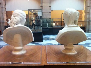Statues Kelvingrove Art Gallery