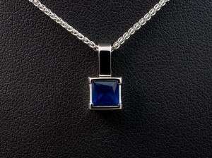 Square-Rub-Over-Pendant-sapphire