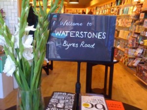 waterstones_byres_road_thumb__jpg_58d157ef8d3c3fe39729952ca537b4a4