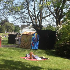 botanics huts sun