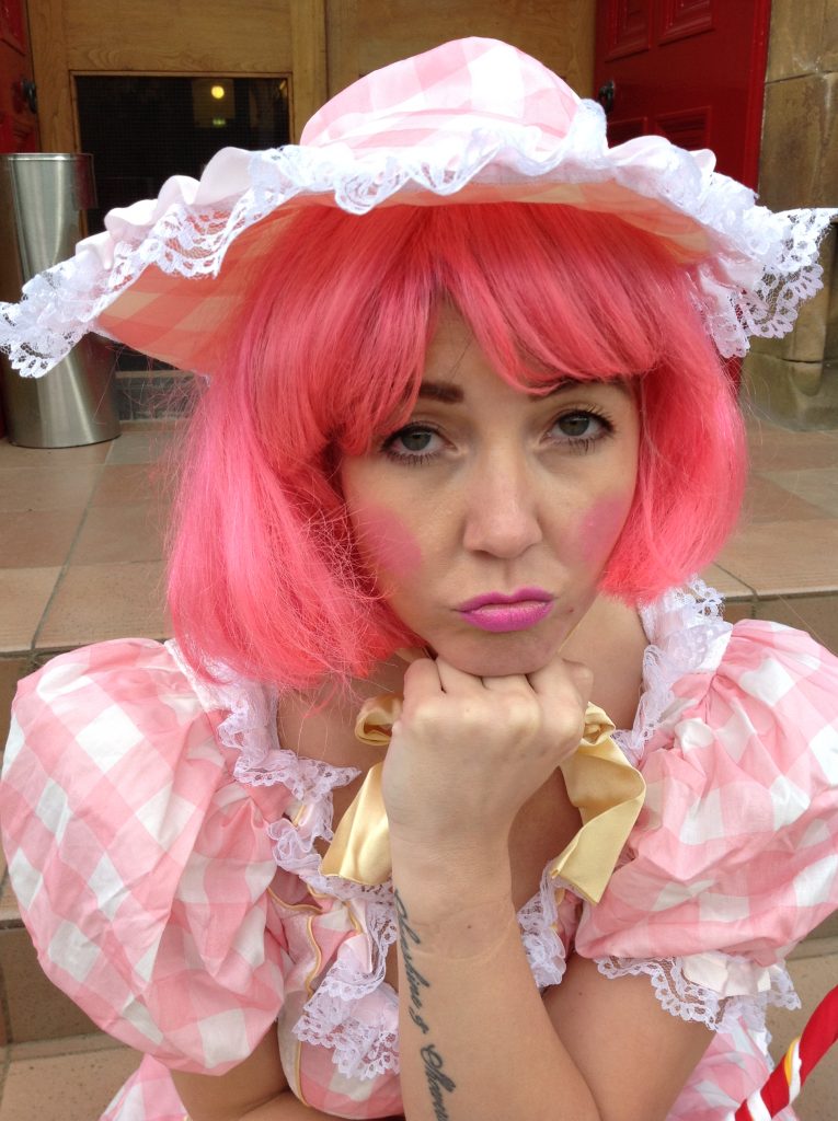 panto-tram-direct-pink-hair