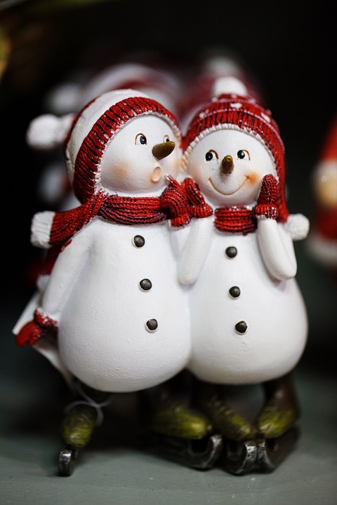snow man and woman
