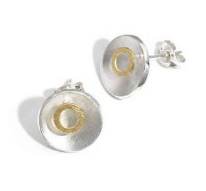 circle-stud-earrings