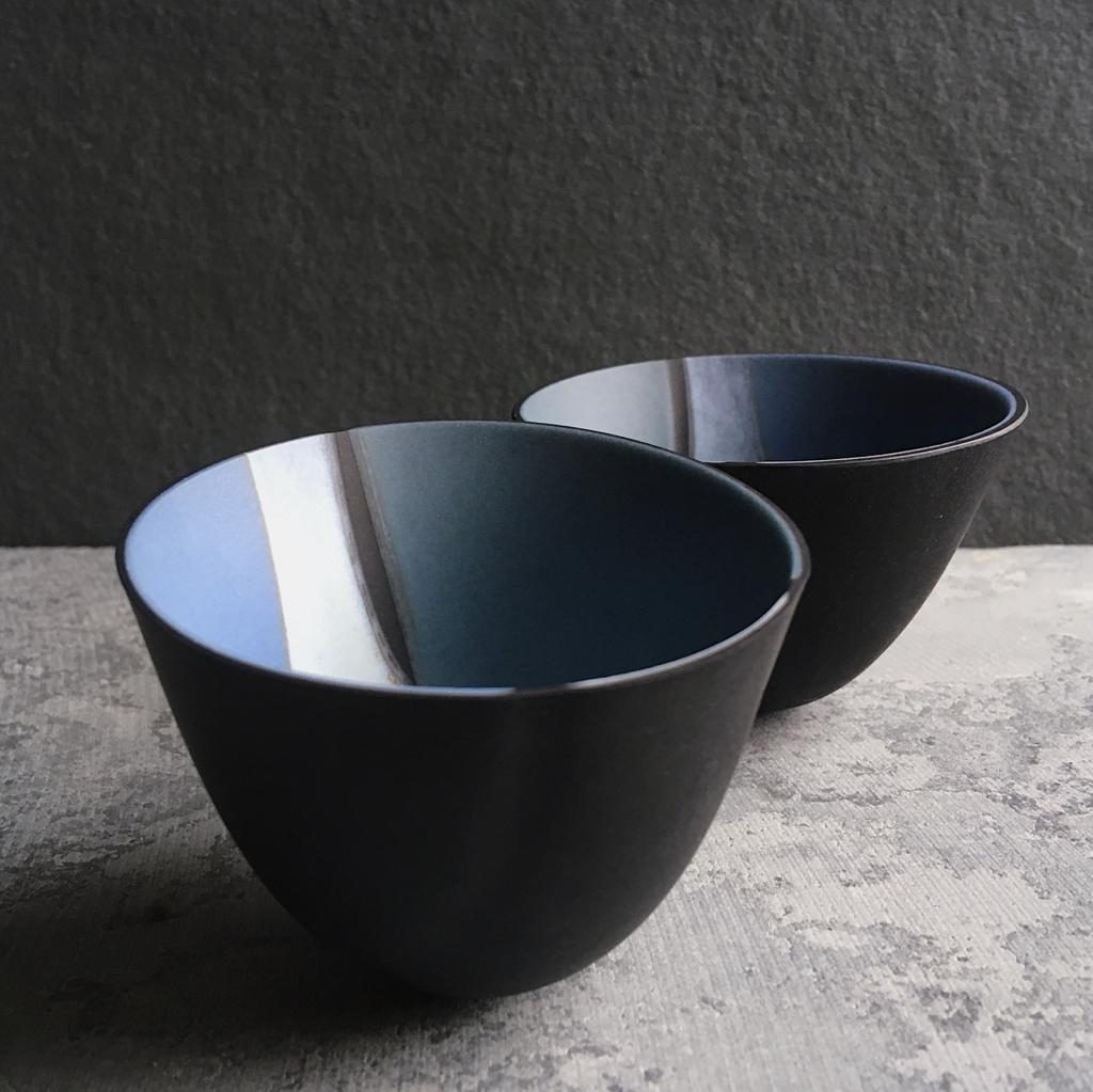 black ceramic dishes