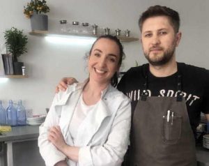 anna and artem broken clock