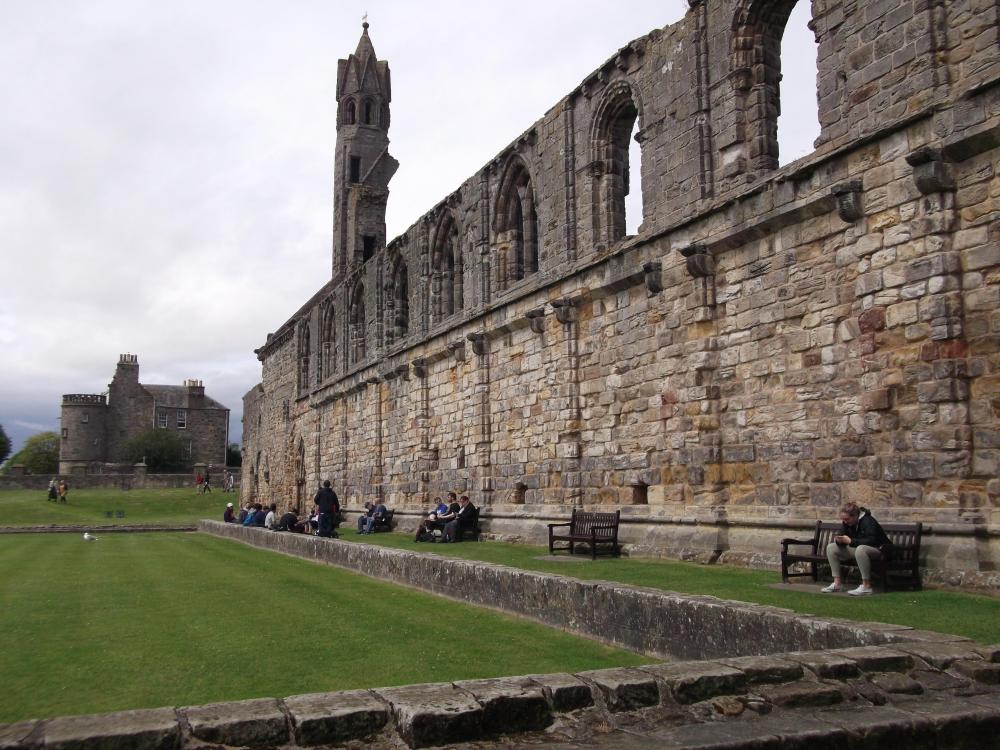 abbey 2 ruins yonza st andrews.