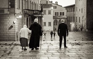 outside cathedral arezzo 2