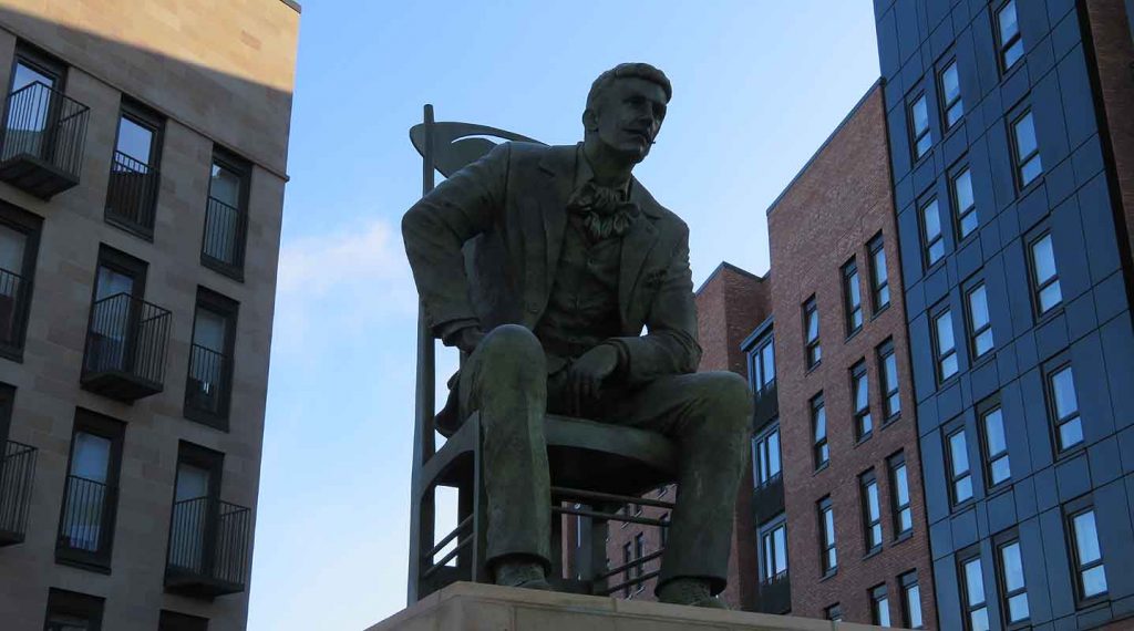 Charles Rennie MacKintosh Statue. Glasgow