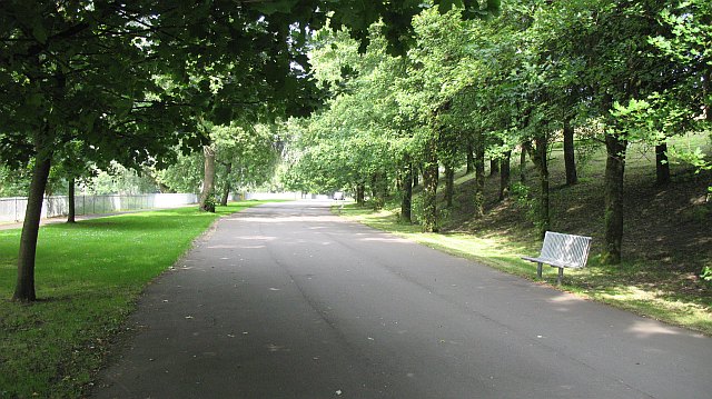 Clyde_Walkway,_Glasgow_Green_-_geograph.org.uk_-_1330637