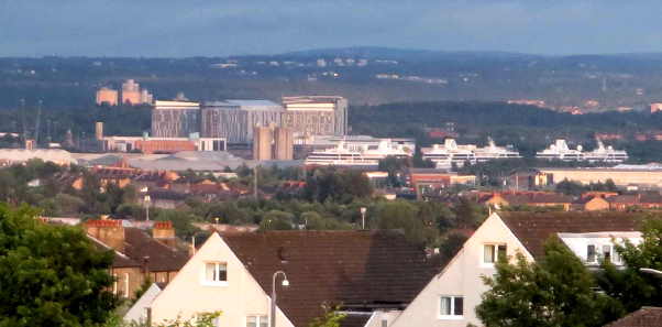 QEH Hospital and Cruise Ships at Govan