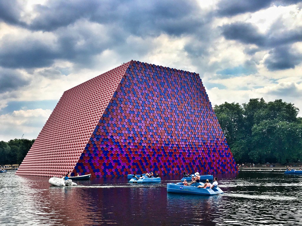 serpentine lake london