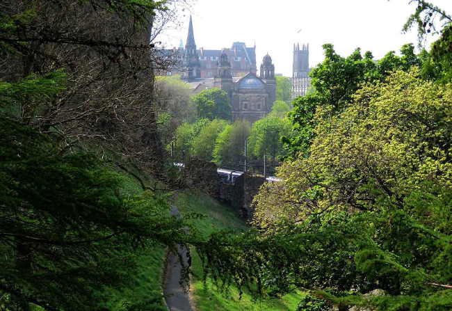 Edinburgh View. Garden Balcony Trail Under Castle Rock
