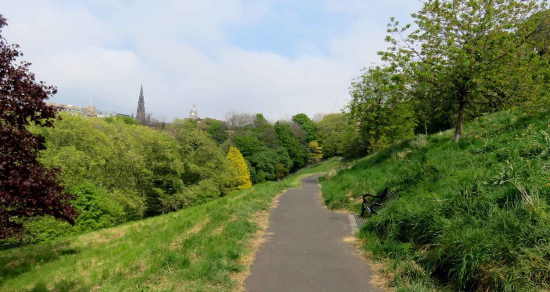 Flat Balcony Trail. Edinburgh Castle Gardens Walk