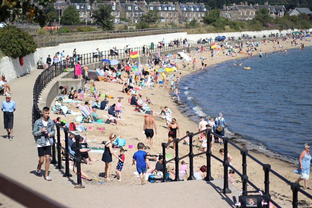 burntisland busy beach