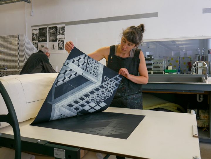 Artist Demonstration with Bronwen Sleigh Kelvingrove Art Gallery Glasgow West End