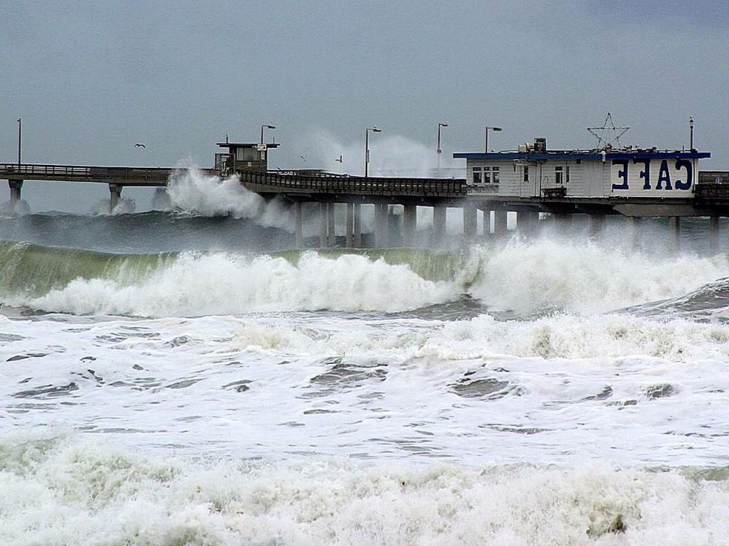 el nino waves