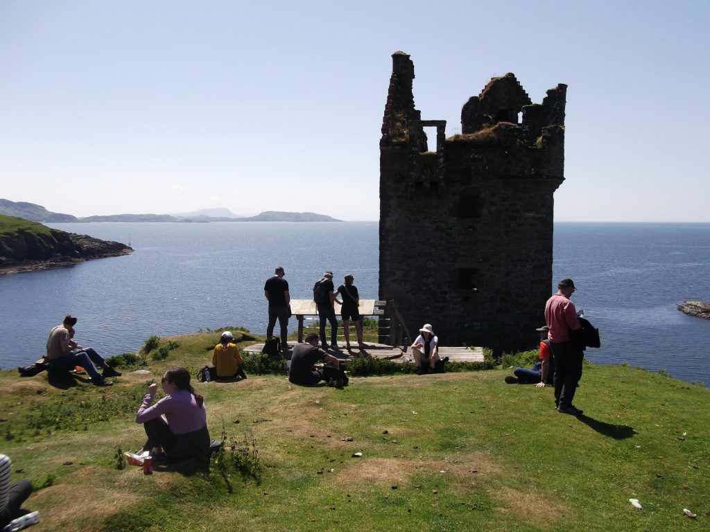 tourists gylen castle