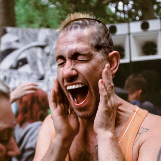 Free behind the scenes of the party movement