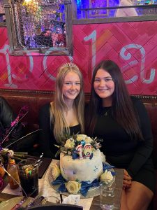 Ashlyn and sister Kayla