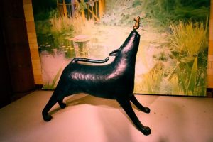 statue of dog