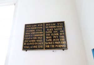 Use of washing stall sign