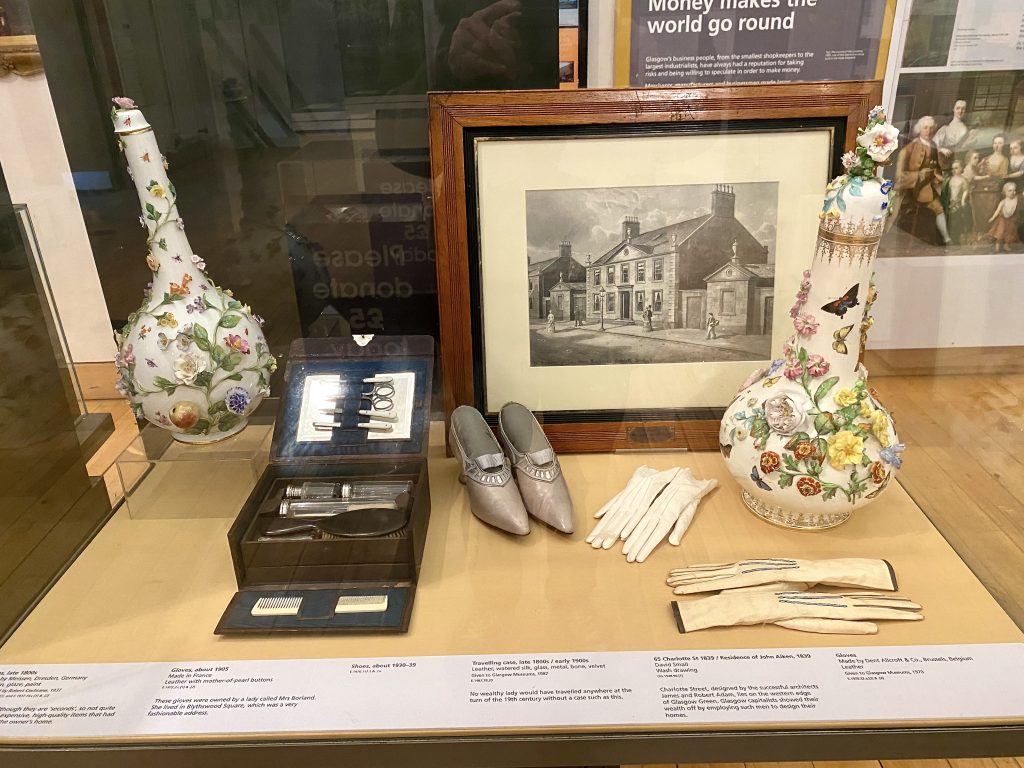 Accessories and Ornaments display