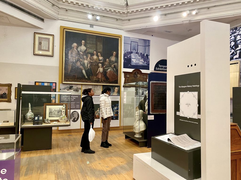 Painting and Statues Gallery