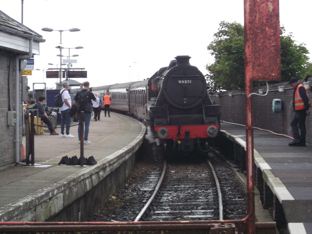 steam train mallaig station