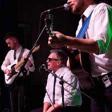 Howlin Radio