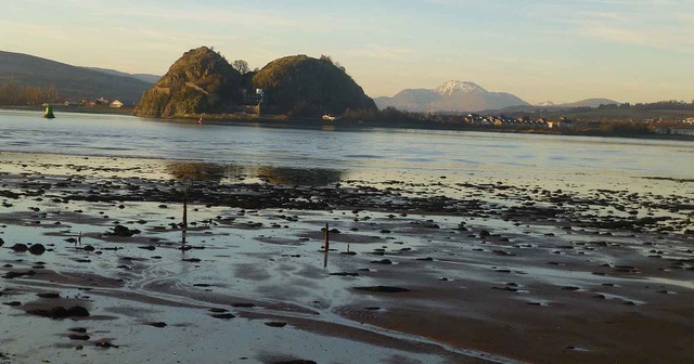 Low tide mud flats dumbarton rocj and ben lomond