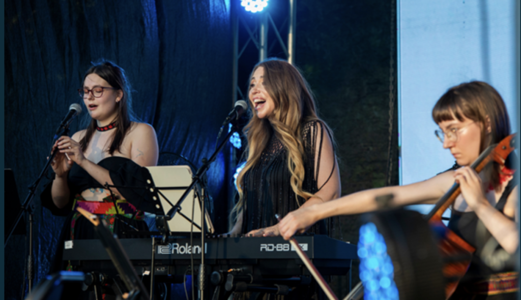 daughters of donbas